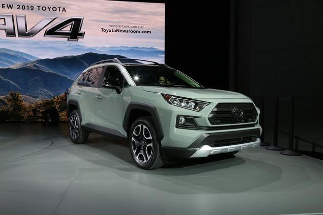 豐田全新RAV4或?qū)⑻峁┢咦?加長30mm的軸距有用了